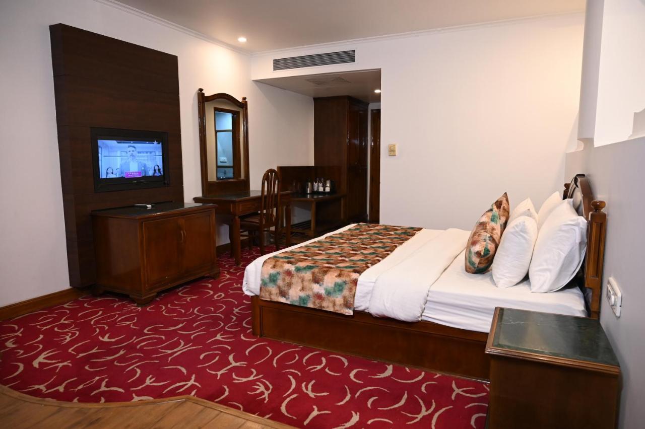 אמריצר Hotel Lawrence מראה חיצוני תמונה