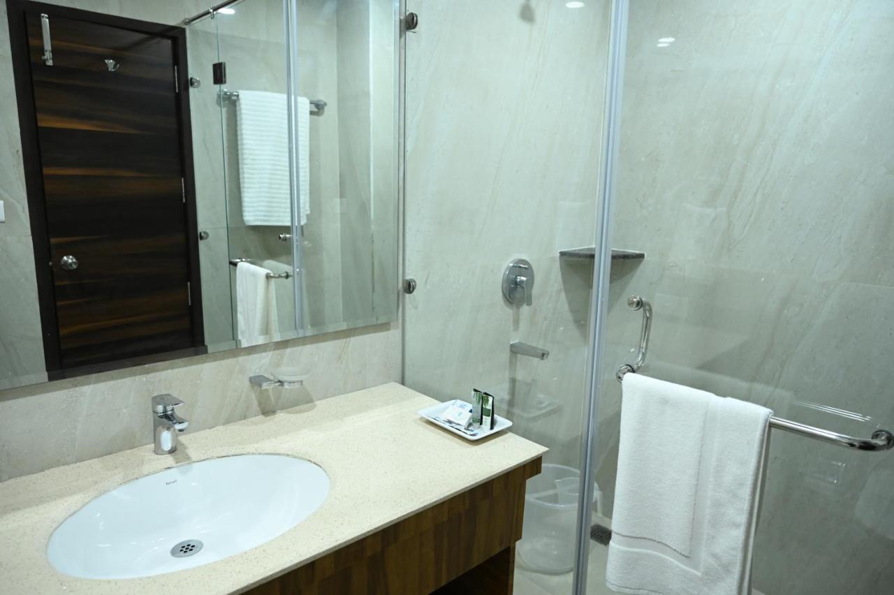 אמריצר Hotel Lawrence מראה חיצוני תמונה