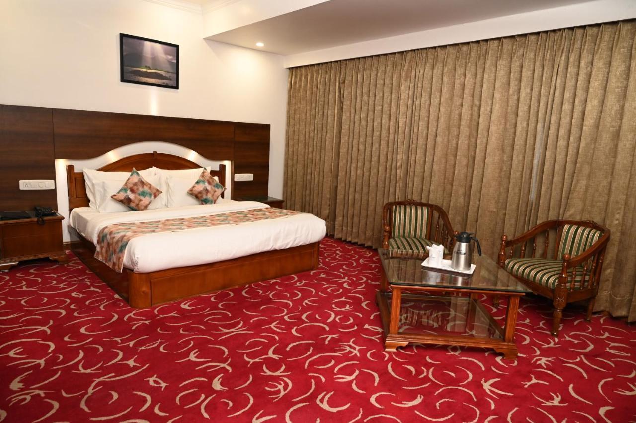 אמריצר Hotel Lawrence מראה חיצוני תמונה