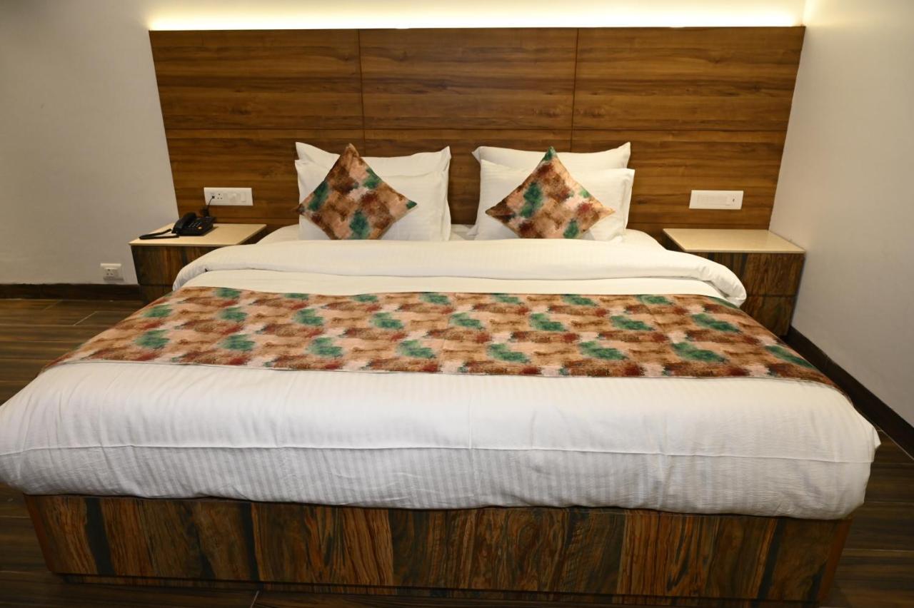 אמריצר Hotel Lawrence מראה חיצוני תמונה