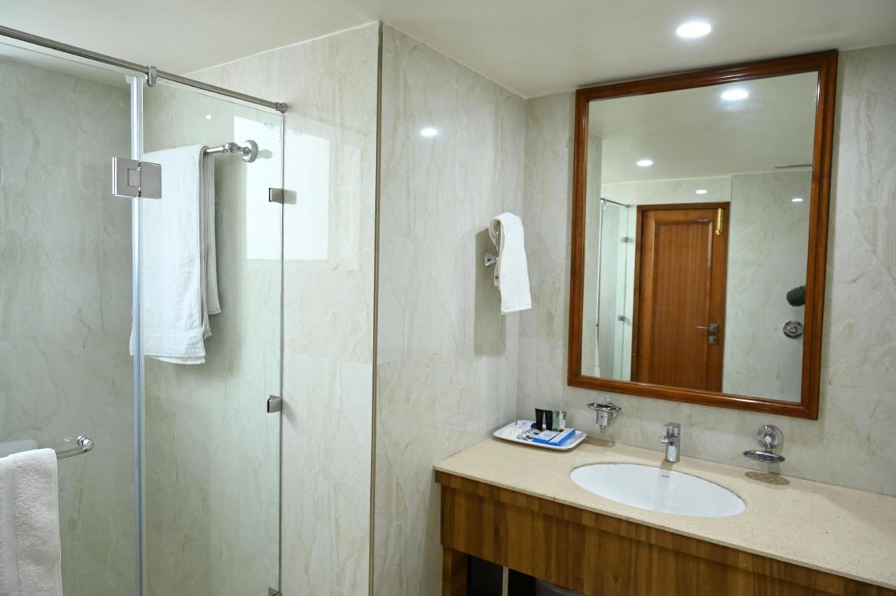 אמריצר Hotel Lawrence מראה חיצוני תמונה